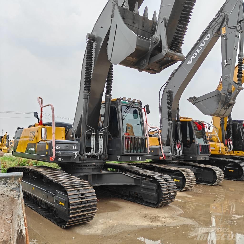 Volvo 290D Pelle sur chenilles