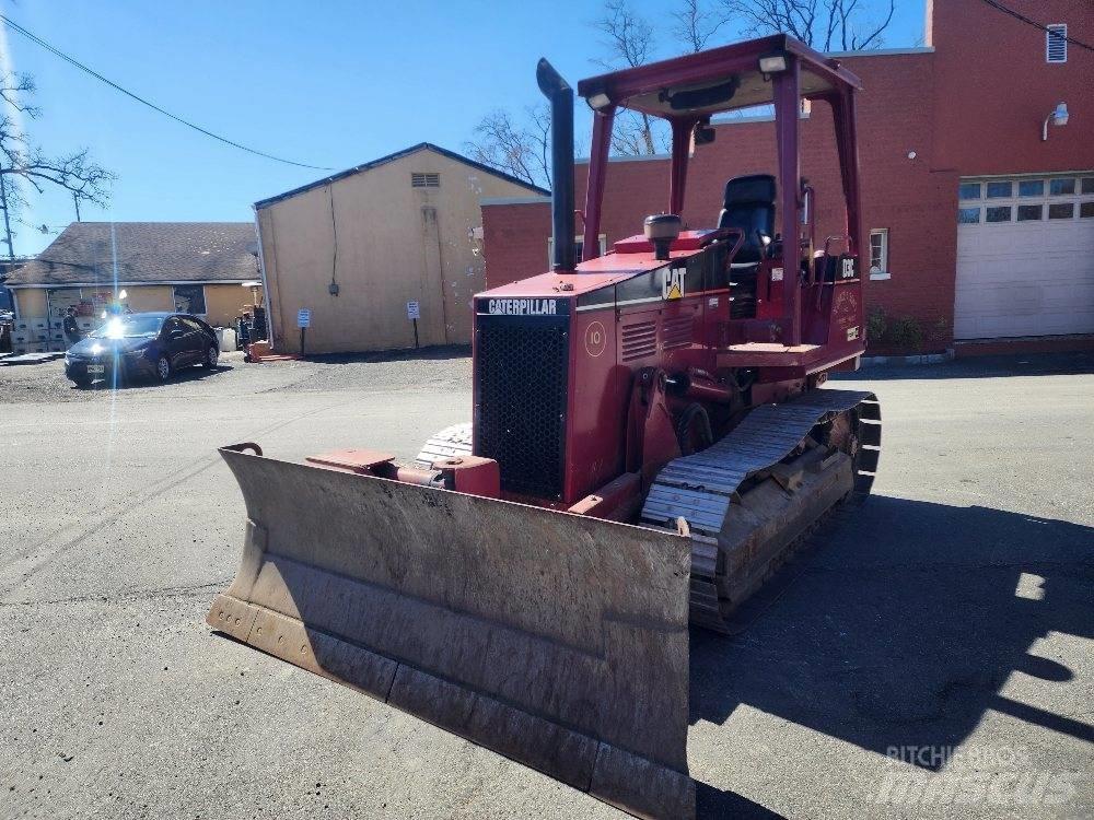 CAT D 3 C III Bouteurs sur chenilles