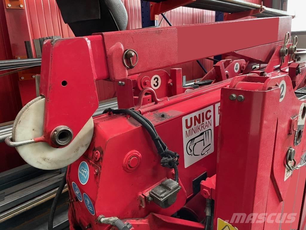 Unic B-345 Mini grue