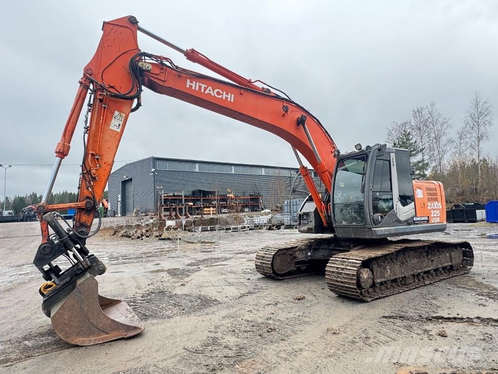 Hitachi ZX 225 USR-3 Pelle sur chenilles