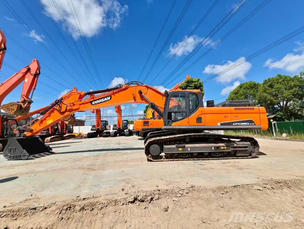 Doosan DX 380 LC Pelle sur chenilles