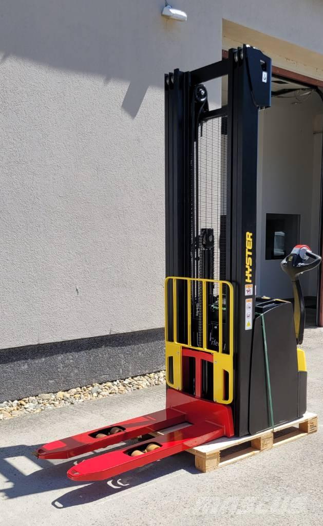Hyster S 1.6 Gerbeur accompagnant