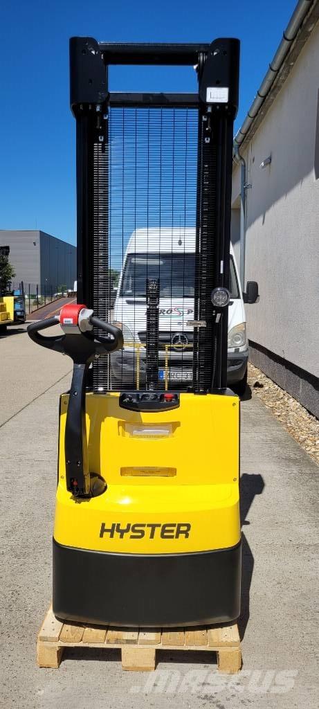 Hyster S 1.6 Gerbeur accompagnant