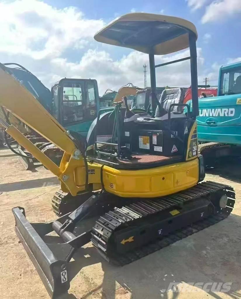 Komatsu PC 30 Mini pelle < 7t