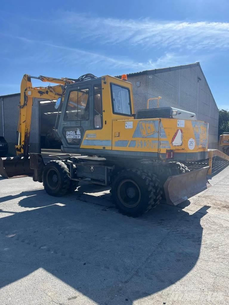 JCB JS130W Pelle sur pneus