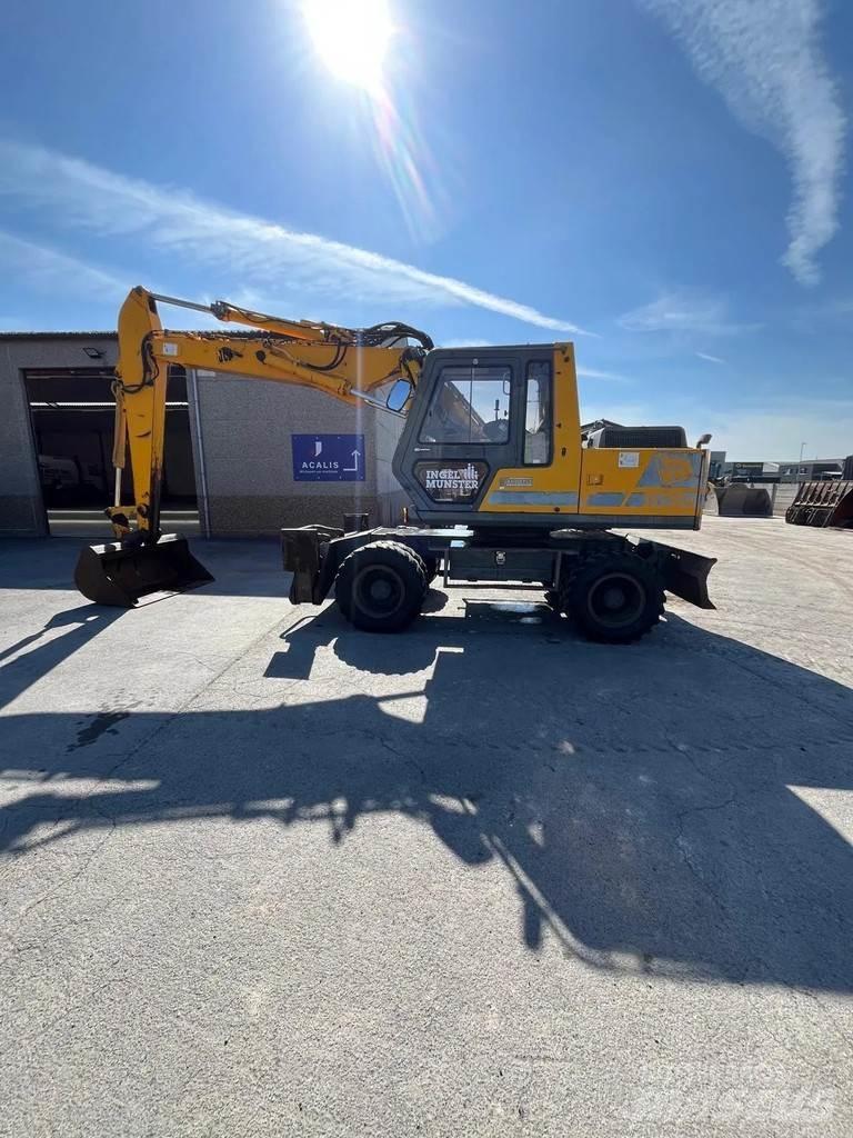 JCB JS130W Pelle sur pneus