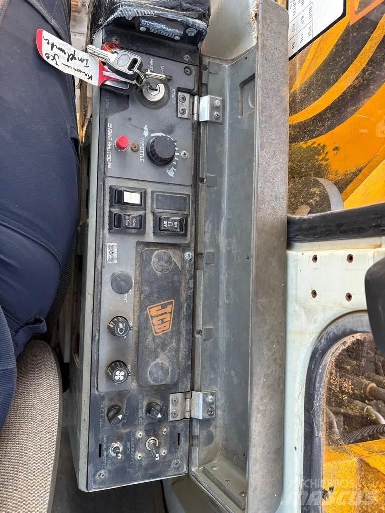 JCB JS130W Pelle sur pneus