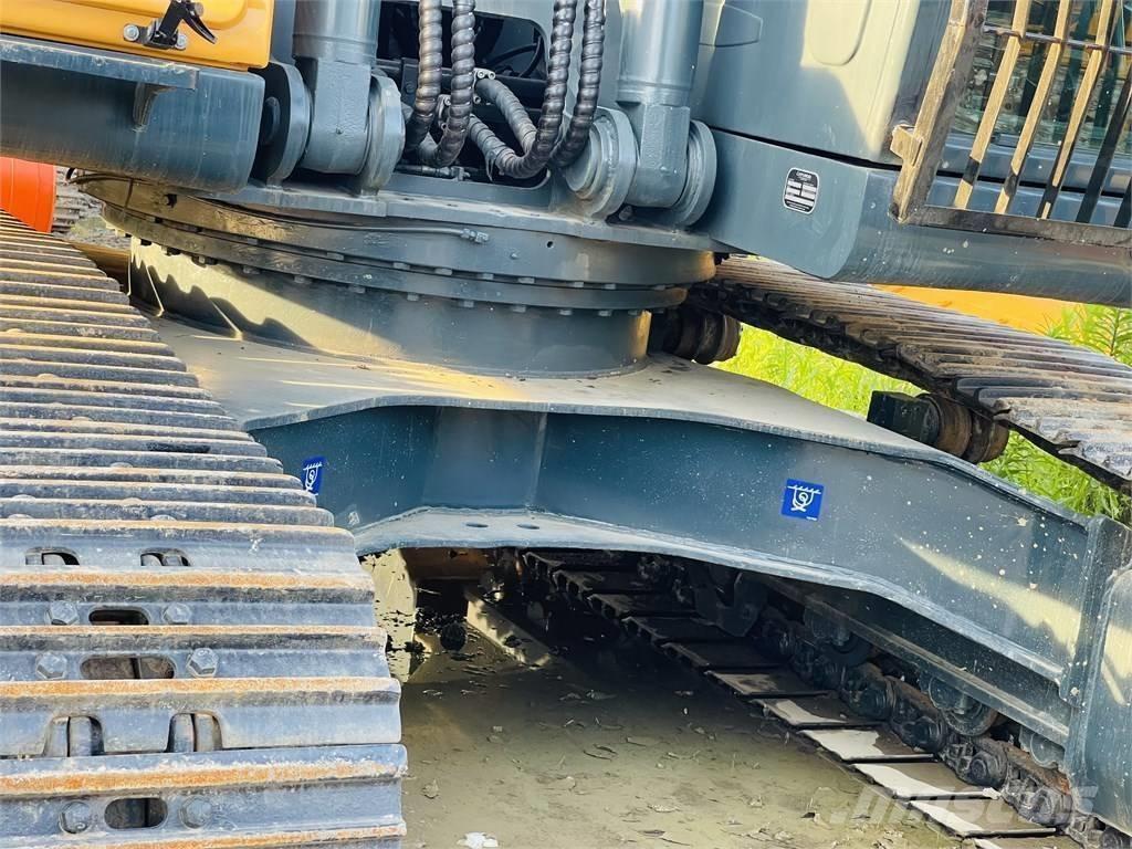 Hyundai 225LC 9T Pelle sur chenilles