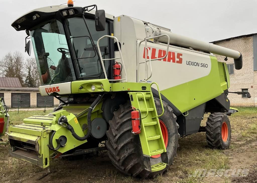 CLAAS Lexion 460 Moissonneuse batteuse