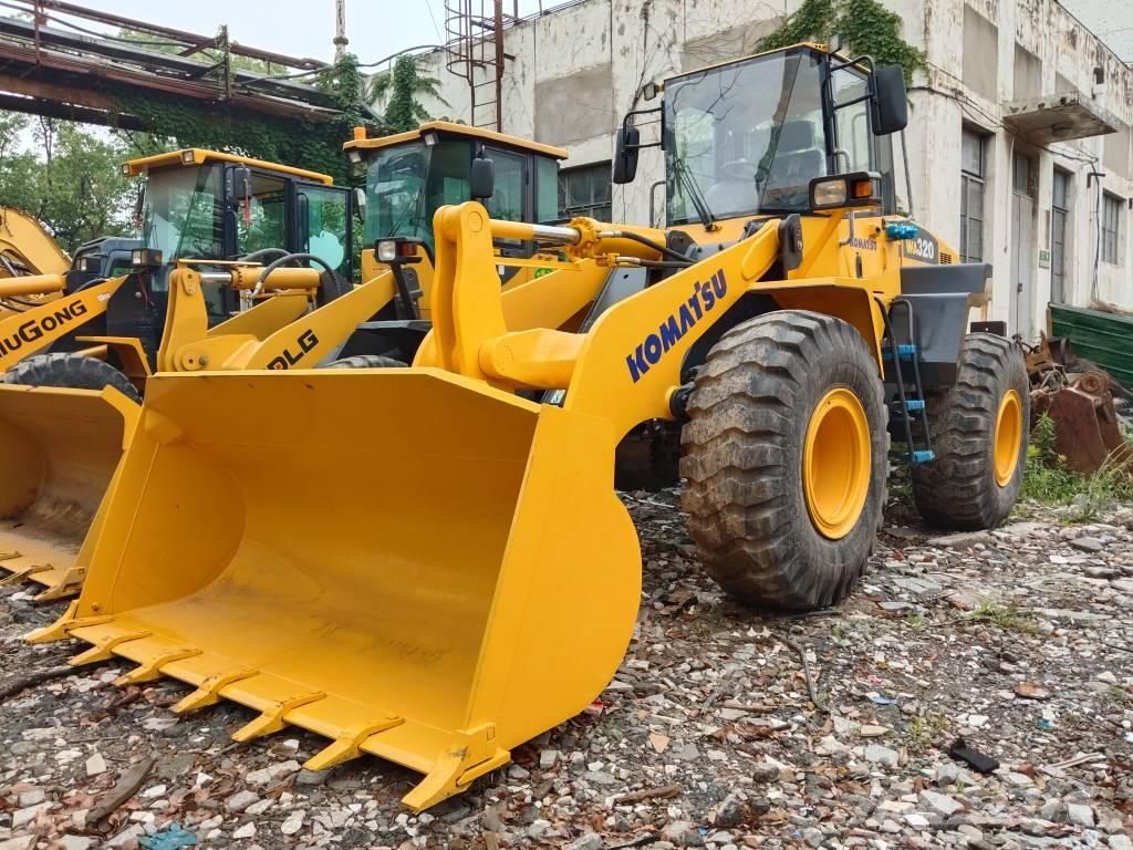 Komatsu WA 320 Chargeuse sur pneus