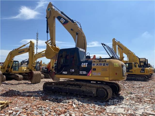 CAT 323D2L Pelle sur chenilles