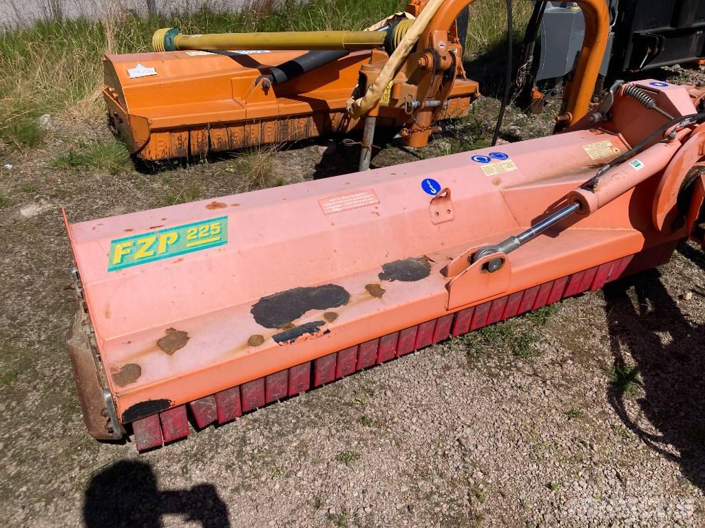 Agrimaster FZP225 Broyeur / Gyrobroyeur / Epareuse