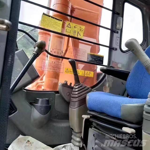 Hitachi EX 120 Pelle sur chenilles