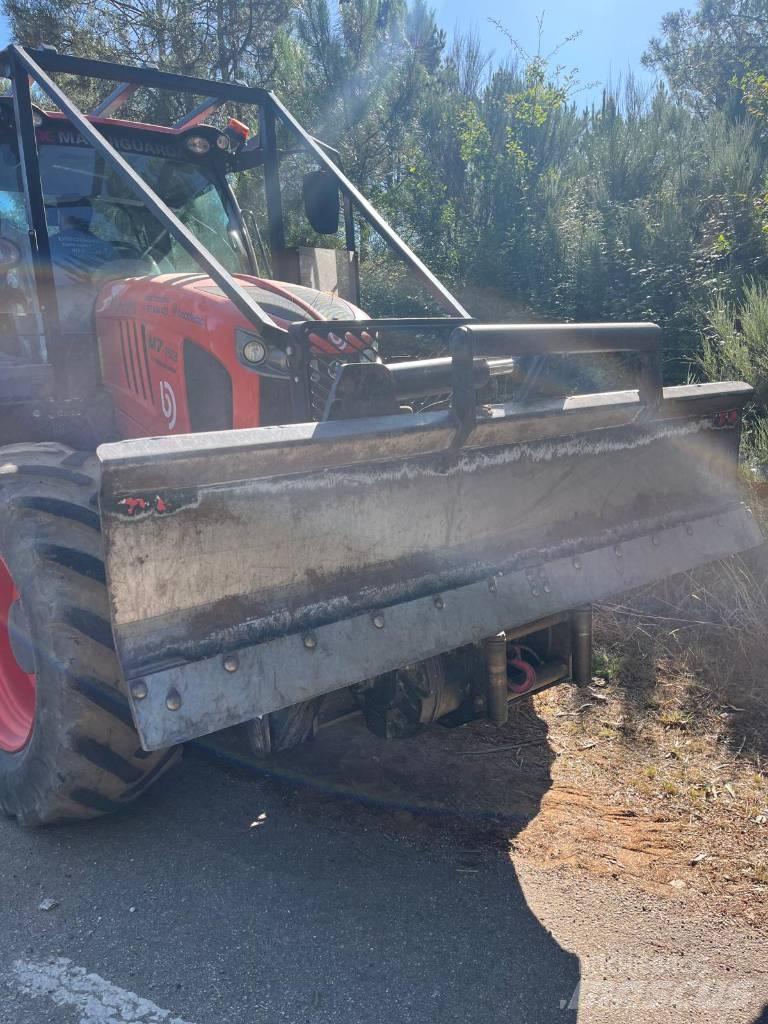 Kubota M 7153 Tracteurs forestiers
