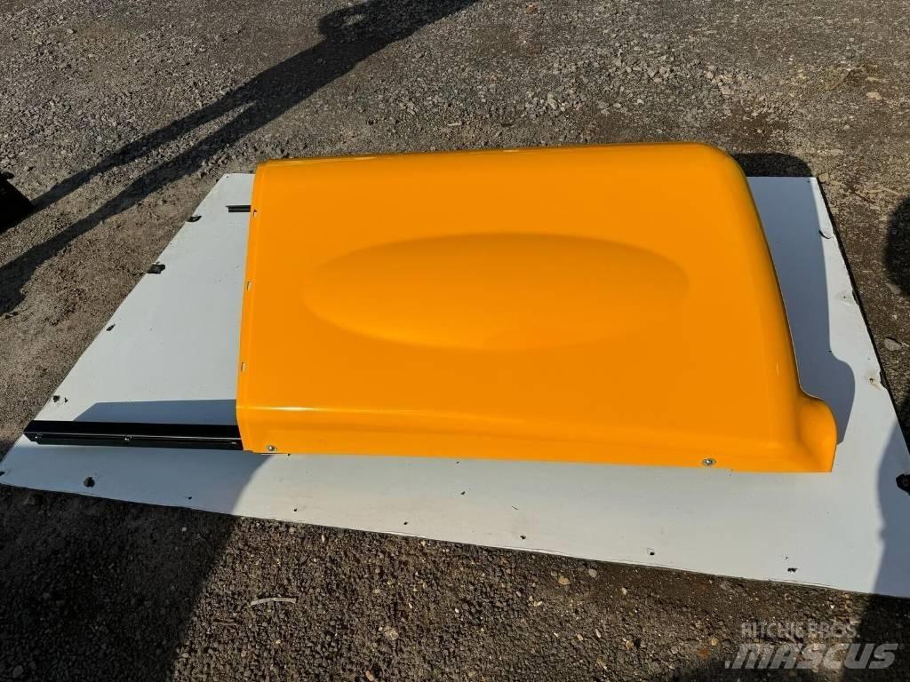 JCB ENGINE COVER Châssis et suspension