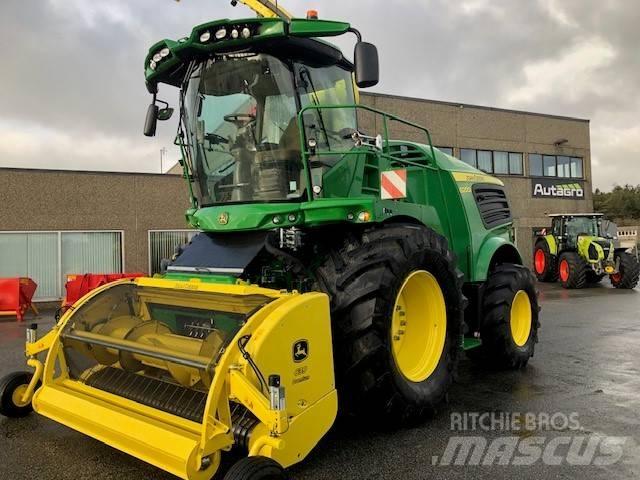 John Deere 8200 i Ensileuse automotrice