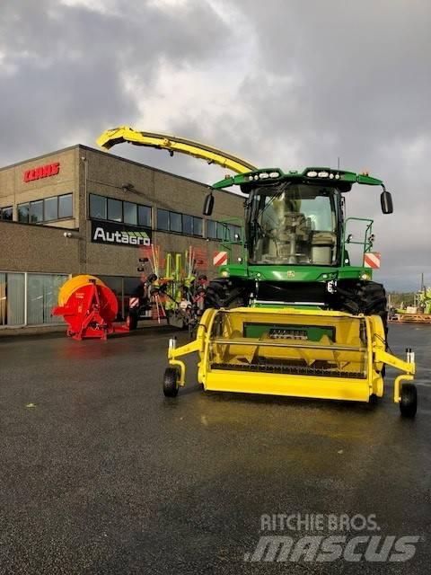 John Deere 8200 i Ensileuse automotrice