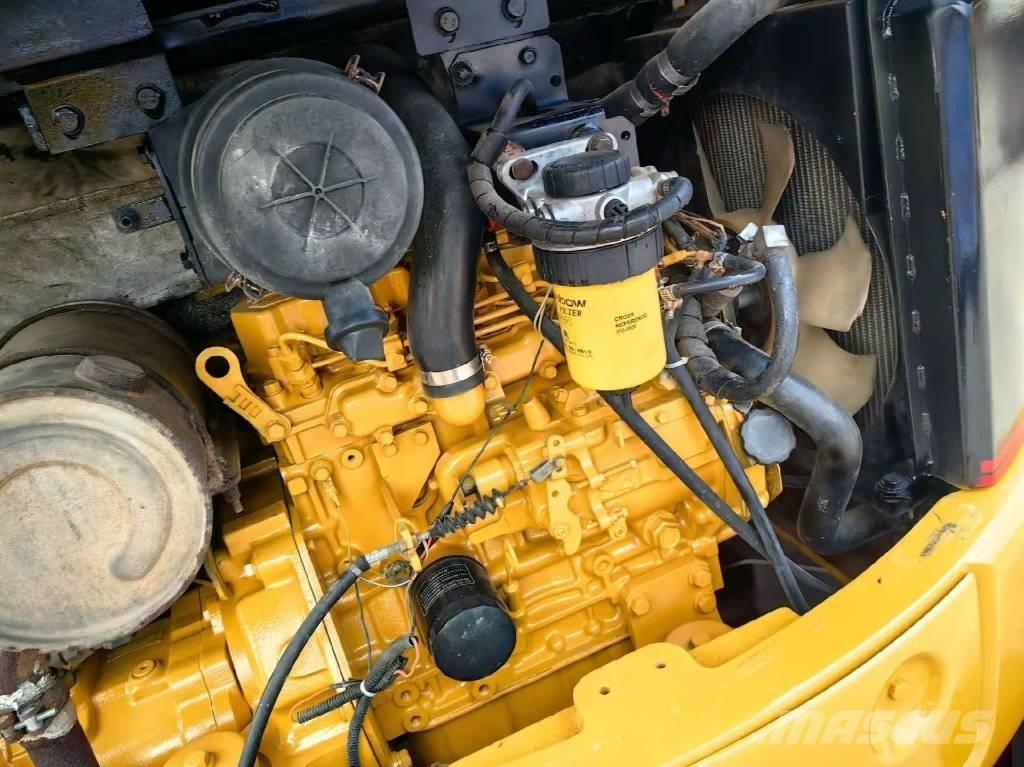 CAT 304 C Mini pelle < 7t