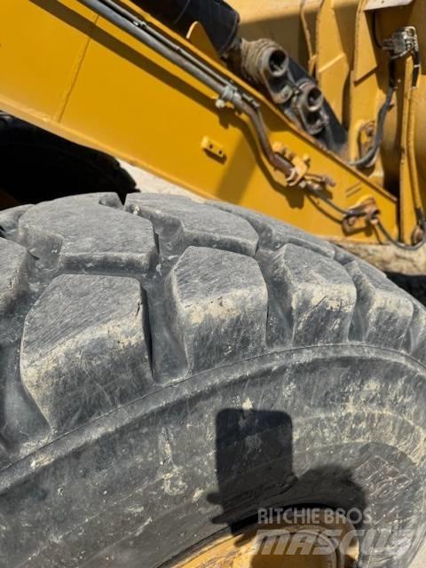 CAT 930 H Chargeuse sur pneus