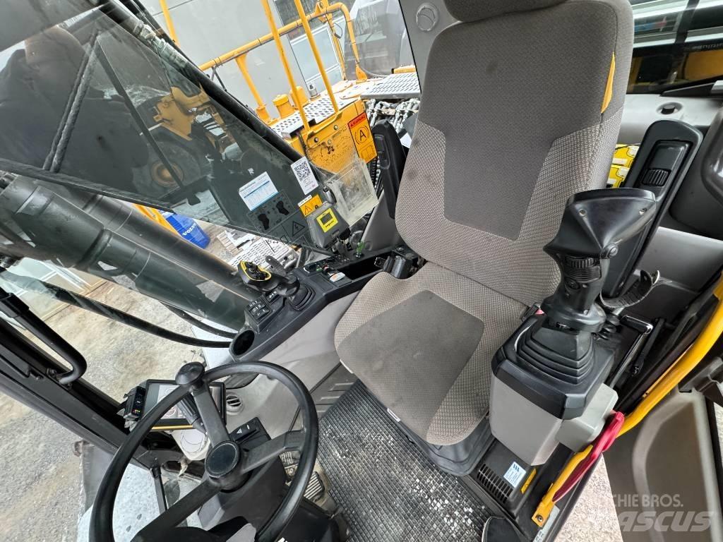 Volvo EW 160 Pelle sur pneus