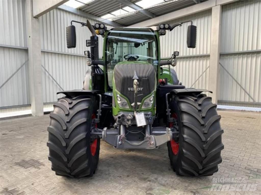 Fendt 724 Vario S4 Tracteur