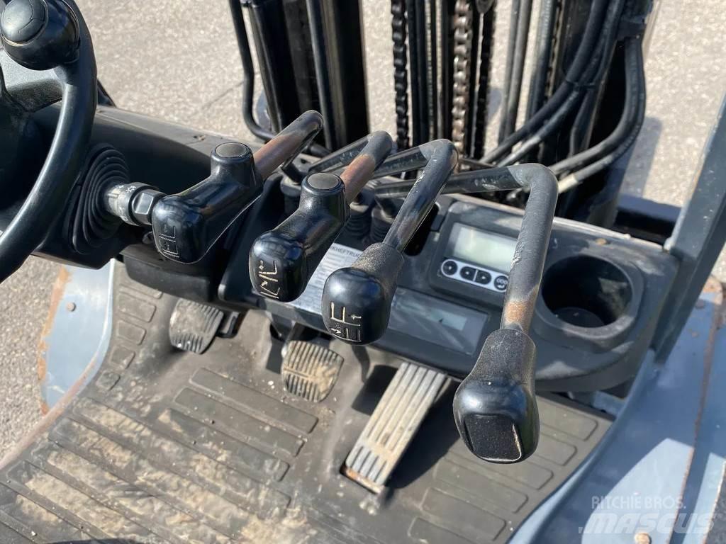 Toyota 02- 8FDF30 Chariots diesel