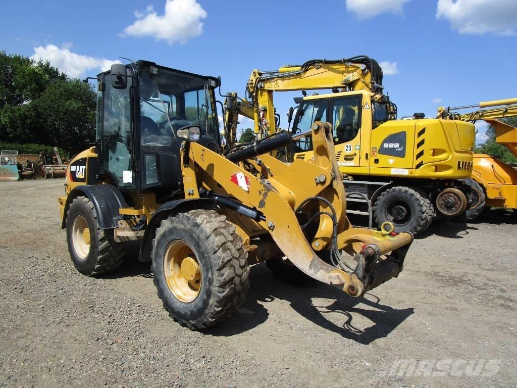 CAT 908 M Chargeuse sur pneus