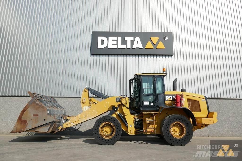 CAT 938M Chargeuse sur pneus