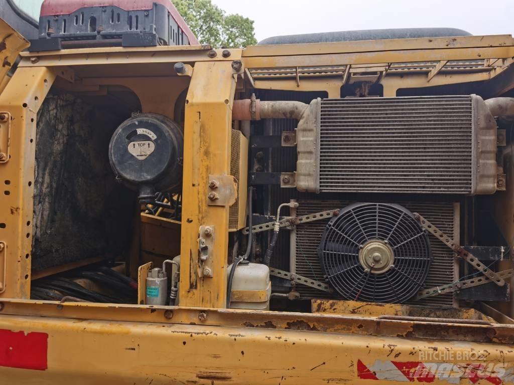 Komatsu PC 200-7 Pelle sur chenilles