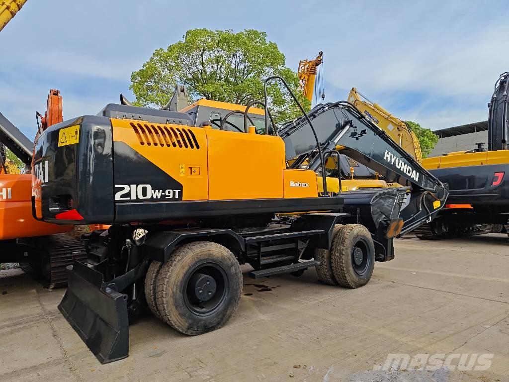 Hyundai R210W-9T Pelle sur chenilles
