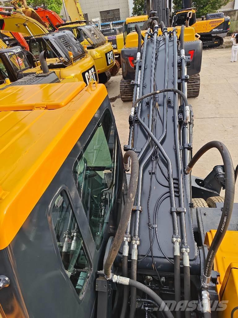 Hyundai R210W-9T Pelle sur chenilles