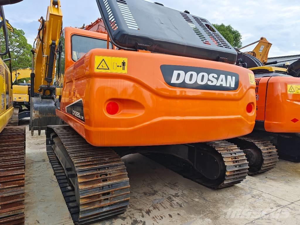 Doosan DX225LC-9C Pelle sur chenilles
