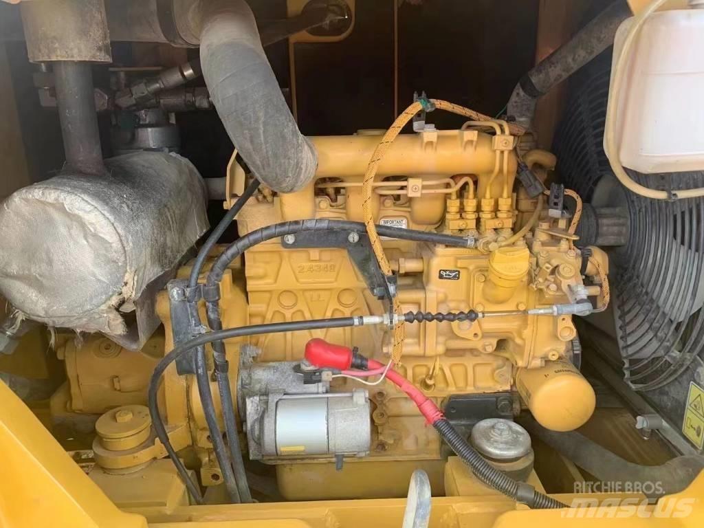 CAT  305.5 Pelle sur chenilles