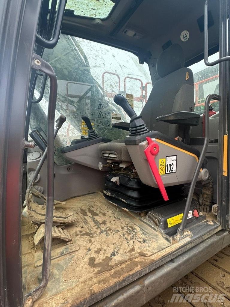 Volvo EC200EL Pelle sur chenilles