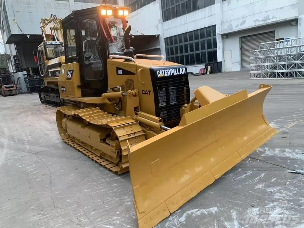 CAT D 5 K Bouteurs sur chenilles