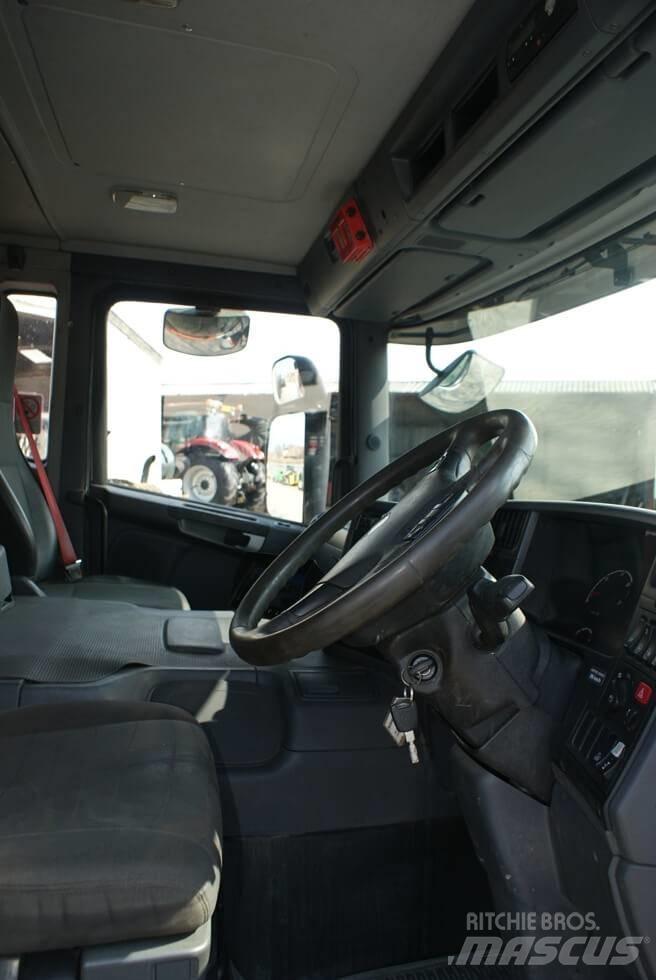 Scania P 360 CB Camion treuil