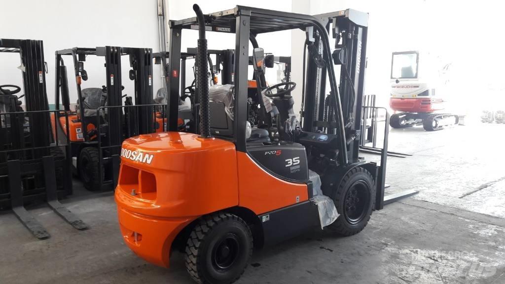 Doosan D35 C-5 Chariots diesel