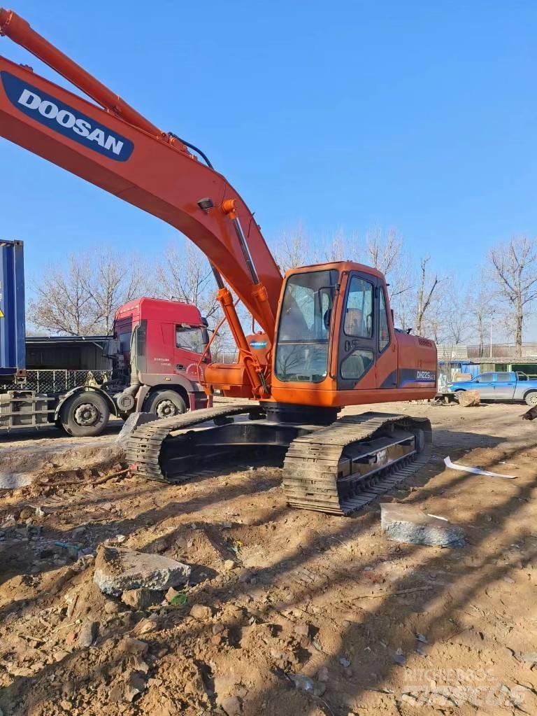 Doosan DH225LC-7 Pelle sur chenilles