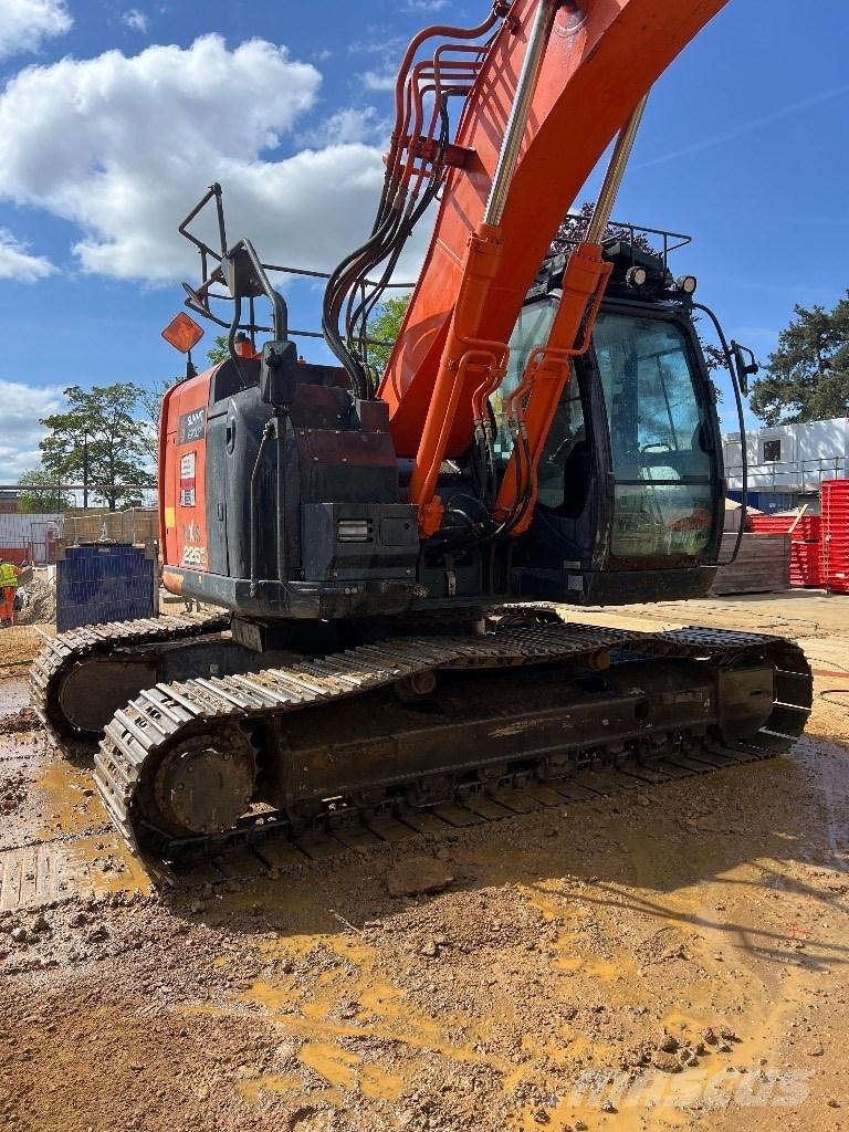 Hitachi ZX 225/6 Pelle sur chenilles