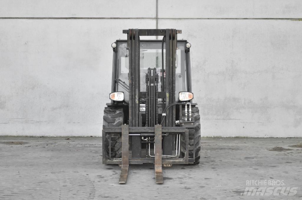 Manitou MC 30-4 Chariots diesel