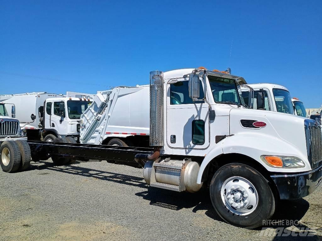 Peterbilt 335 Camion poubelle