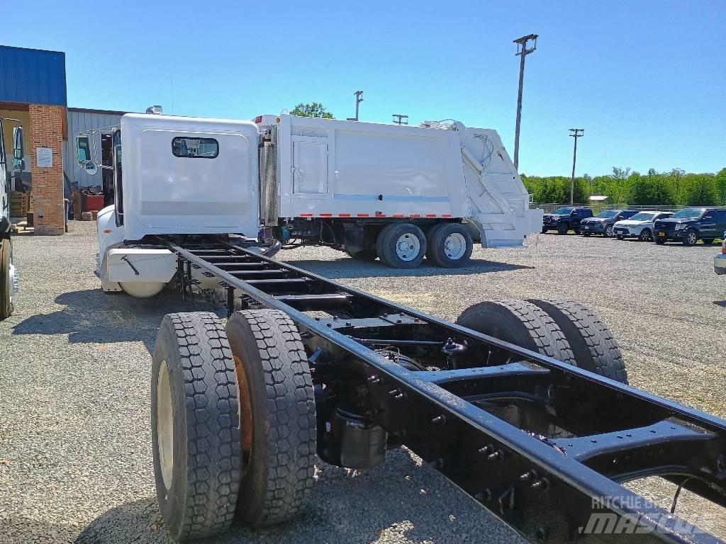 Peterbilt 335 Camion poubelle