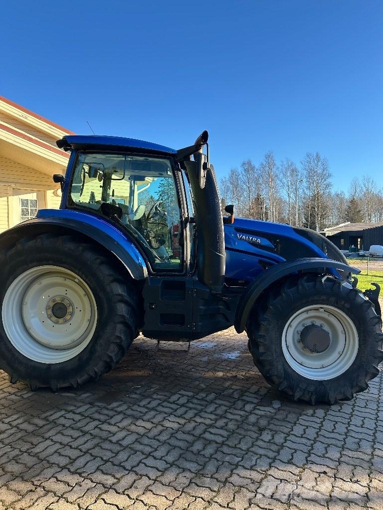 Valtra T234 VERSU Tracteur