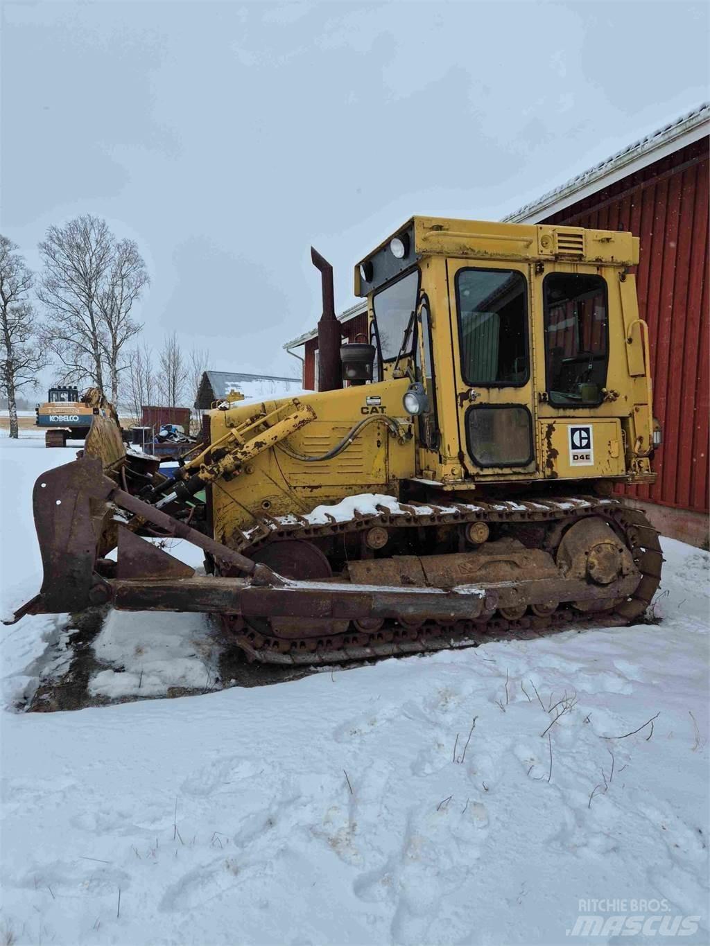 CAT D4E Bouteurs sur chenilles