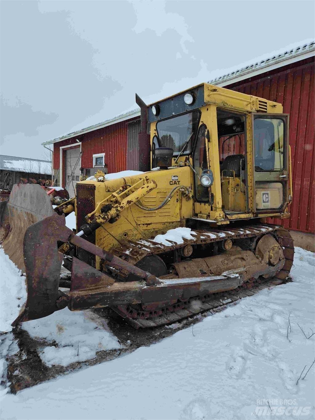 CAT D4E Bouteurs sur chenilles