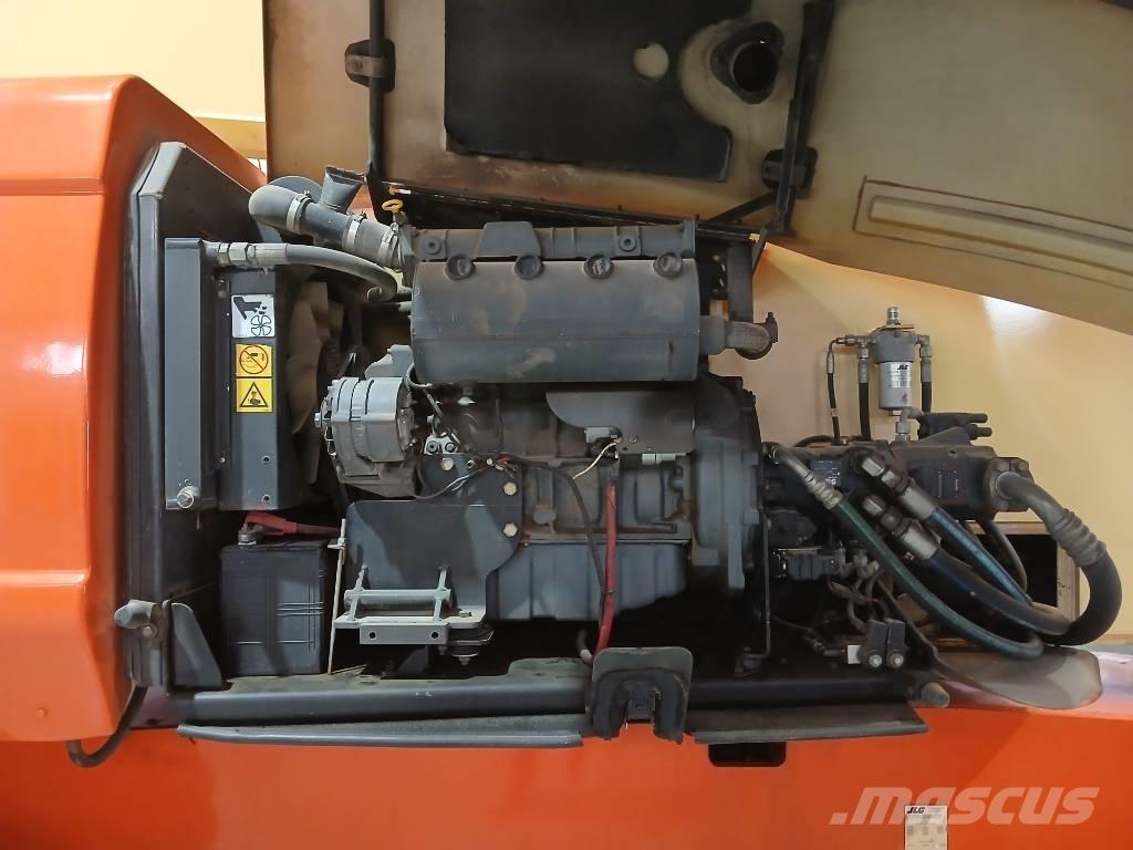 JLG 800 AJ Nacelles articulées