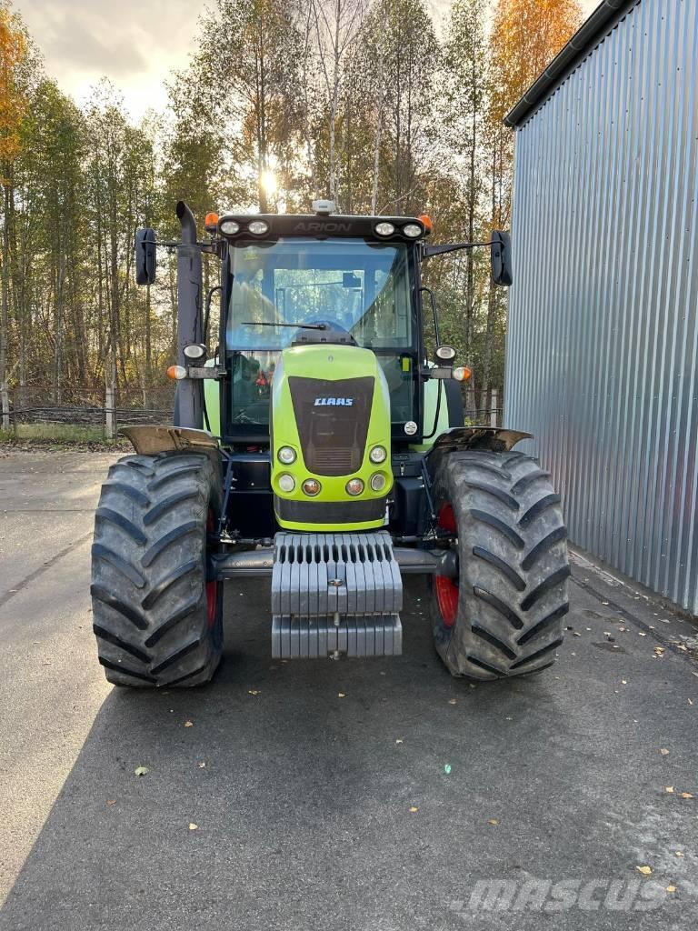 CLAAS Arion 640 CIS Tracteur