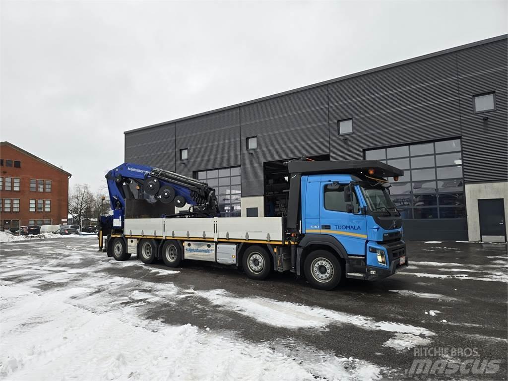Volvo FMX 540 Camion plateau ridelle avec grue