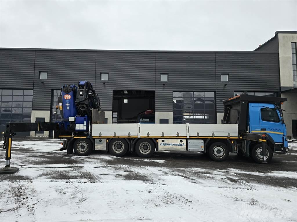Volvo FMX 540 Camion plateau ridelle avec grue