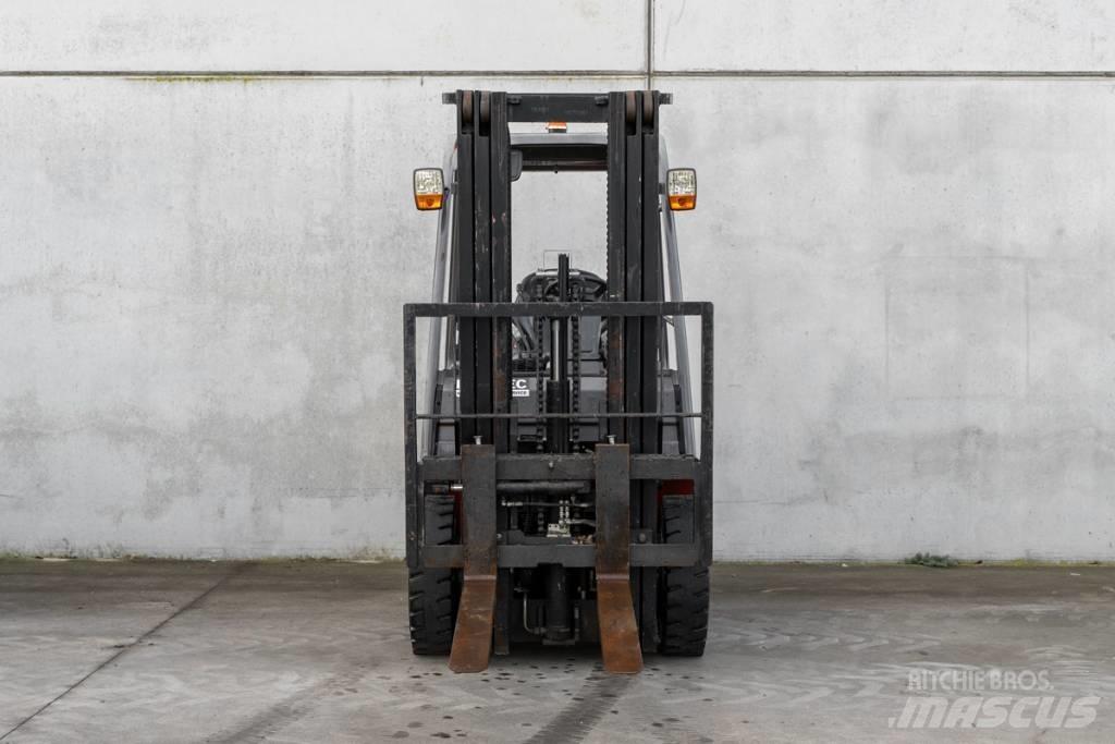Manitou MI 25 D Chariots diesel